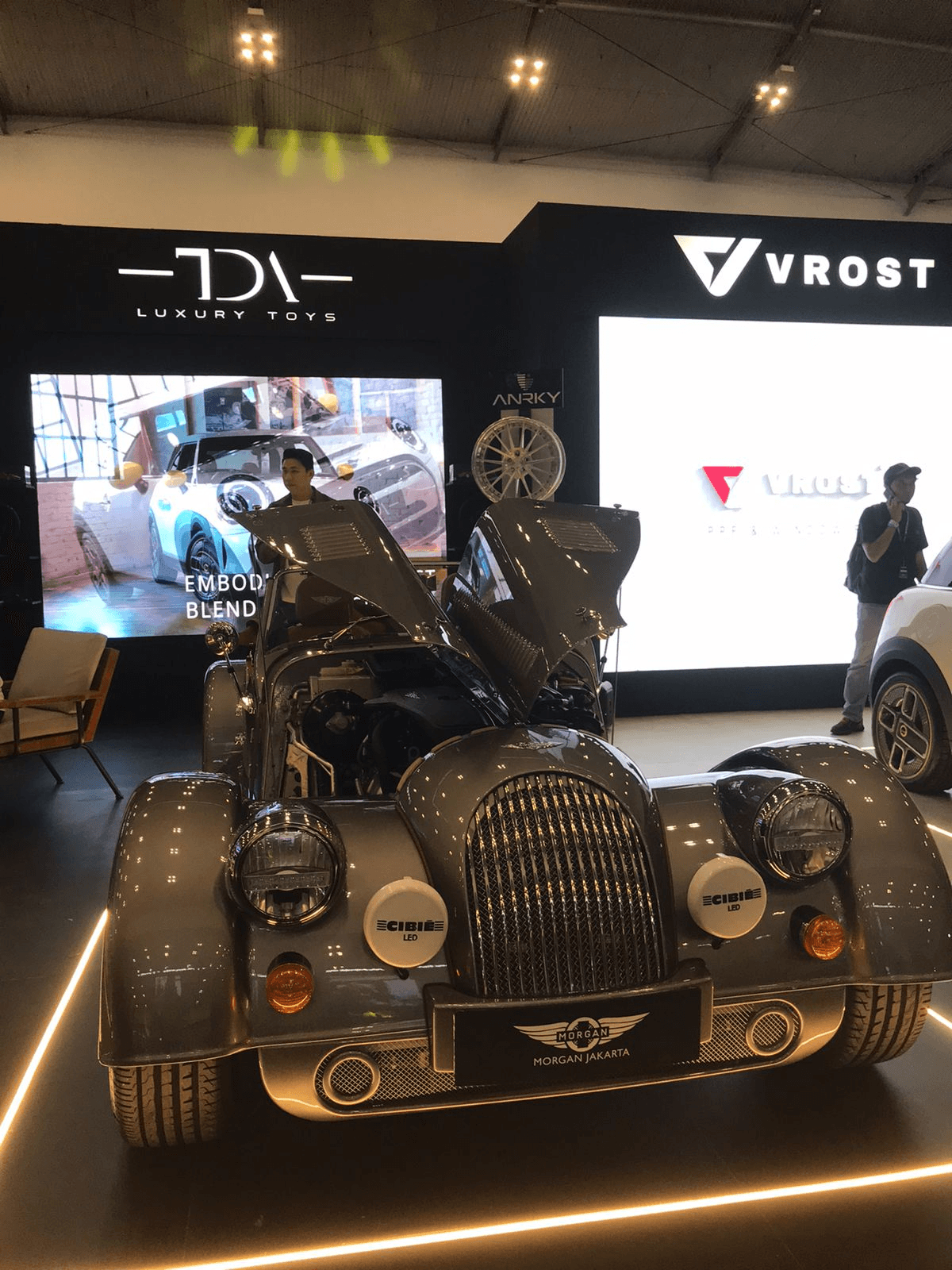 TDA Luxury Cars Kembangkan VROST, PPF dan Kaca Film yang Anti Yellowing Selama 5 Tahun dengan fitur Self Healing